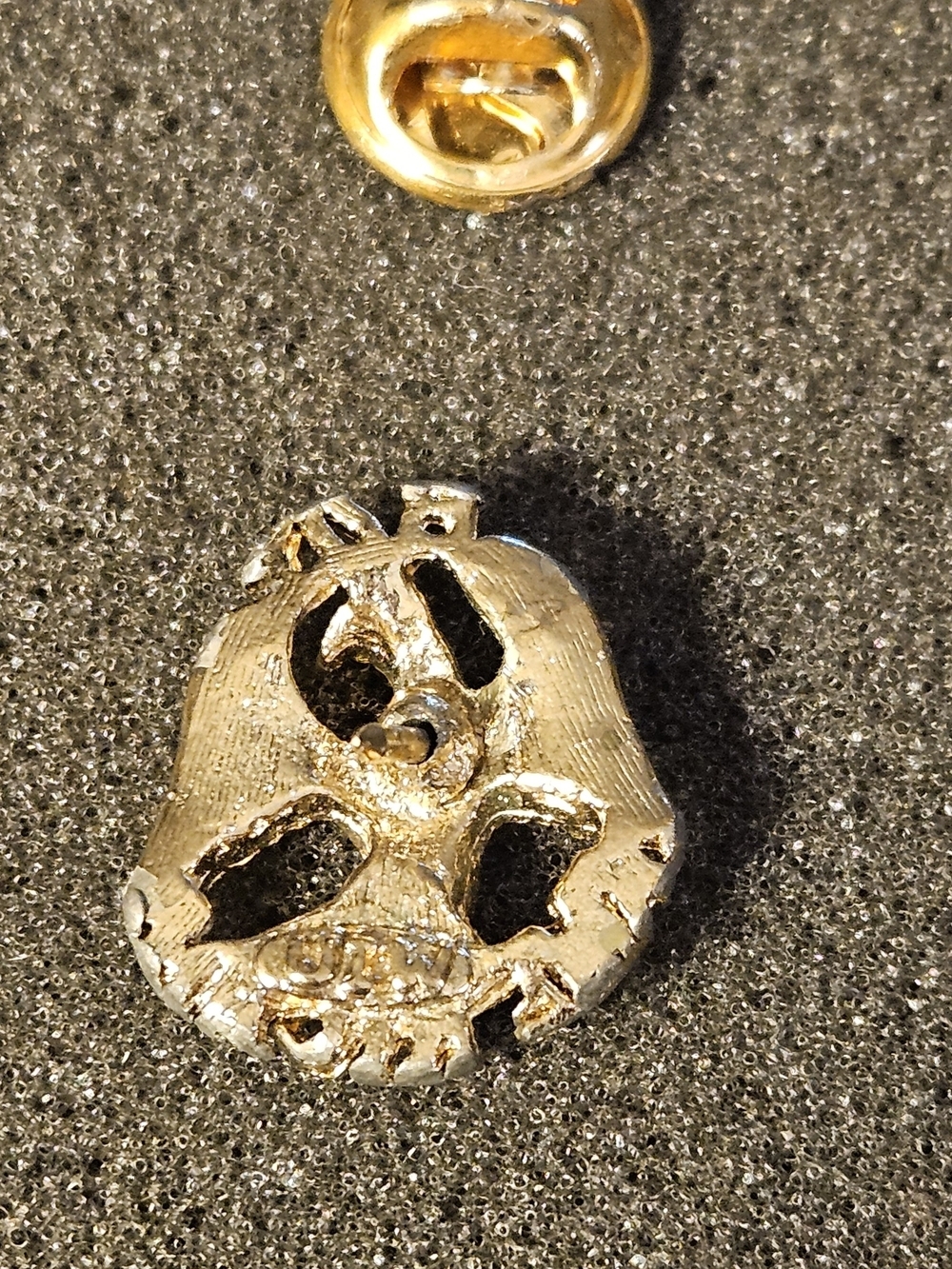 Buy American United Industrial Workers Trade Union Pin Gold Tone Eagle UlW Vtg - Picture 4 of 5